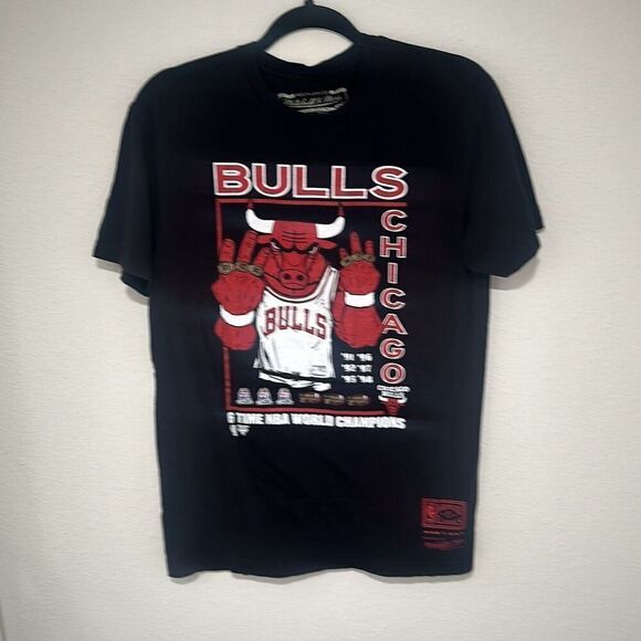 Mitchell & Ness‎ Black Chicago Bulls Benny The Bull Six Rings T-Shirt Size M - Picture 1 of 5